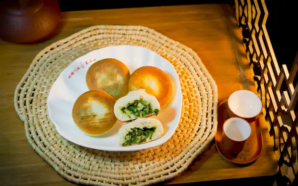 Pan-Fried Buns with Vegetable Filling